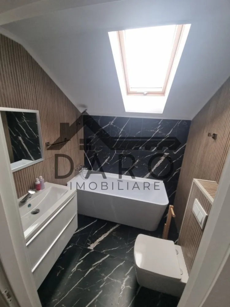 De inchiriat duplex Unirii