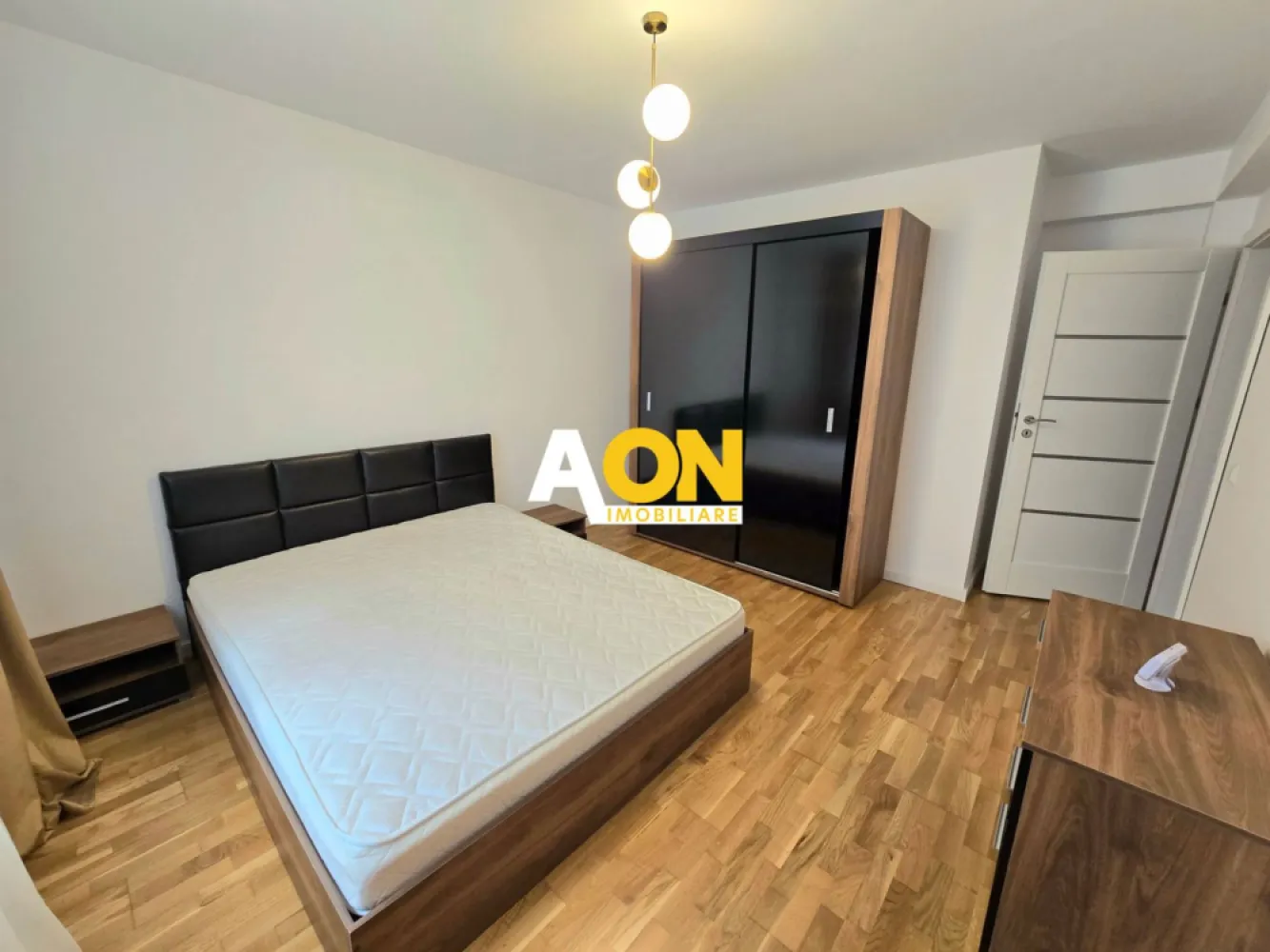 Apartament cu 2 Camere, Decomandat, Complet Mobilat, Zona Cetate