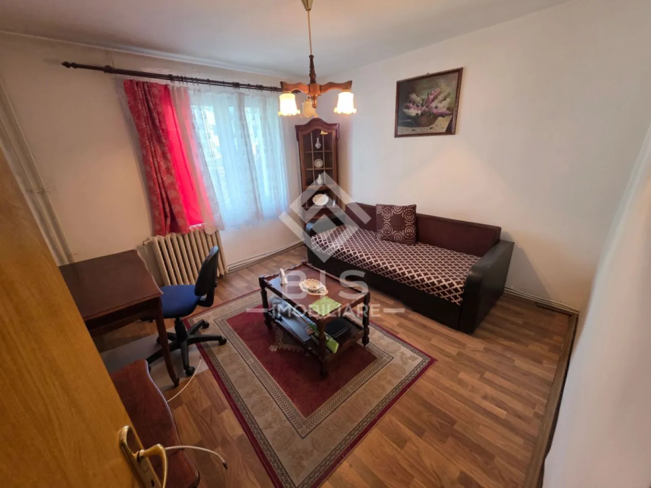 Apartament 2 camere decomandate. ETAJ 2 - Vând apartament 2 camere decomandat, str. Independenței – Etaj 2

 ​Descriere:
 Se vinde apartament cu 2 camere, tip decomandat, situat pe strada Independenței, într-o zonă accesibilă.
 Locuința se află la etajul 2, are o suprafață utilă de 55 mp și este compartimentată practic, fiind ideală atât pentru locuit, cât și pentru investiție.
 ​Suprafață: 55 mp
​Compartimentare: Decomandat
Etaj: 2
​Localizare: Str. Independenței
​Apartamentul se prezintă conform fotografiilor atașate.
​Preț: 69.000 € (ușor negociabil).
​Pentru mai multe detalii sau pentru a programa o vizionare, vă rog să mă contactați 0757080852
