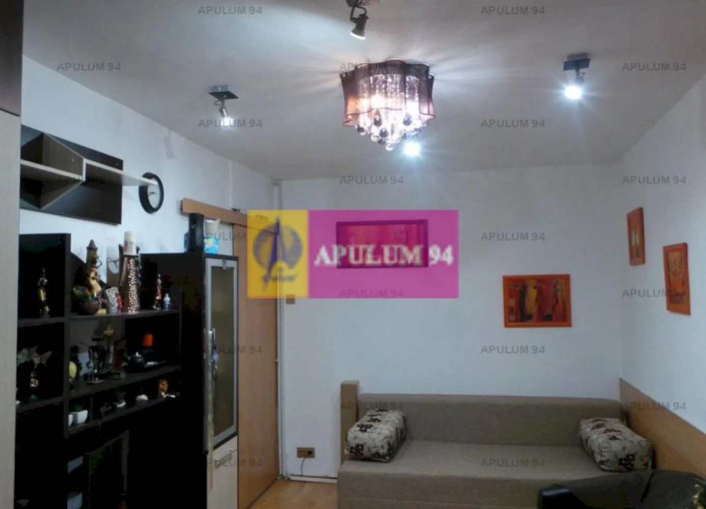 Garsoniere Turda-Ion Mihalache - Inchiriere garsoniera in zona Turda, in apropiere de intersectia cu Ion Mihalache. Garsoniera este utilată complet, se afla la etajul 5, este decomandata, renovata, instalatie electrica noua, aparat de aer conditionat nou, mobila noua, canapea extensibila, dressing mare pe hol, birou, gresie, faianta, parchet, termopan, usa metalica. Vederea este stradala, blocul este reabilitat. Nu sunt probleme cu apa calda si caldura. Chiria este de 380euro/luna + 2 luni garantie. Pret usor negociabil. Se inchiriaza pe termen lung. In proximitate se afla Parcul Herastrau, Piata Victoriei, piata Crangasi, piata Domenii. Pozitionarea in zona permite accesul imediat la mijloace de transport in comun, piata, scoli, spitale, gradinite, etc Chiria doar in euro. Fara copii si animale de companie.