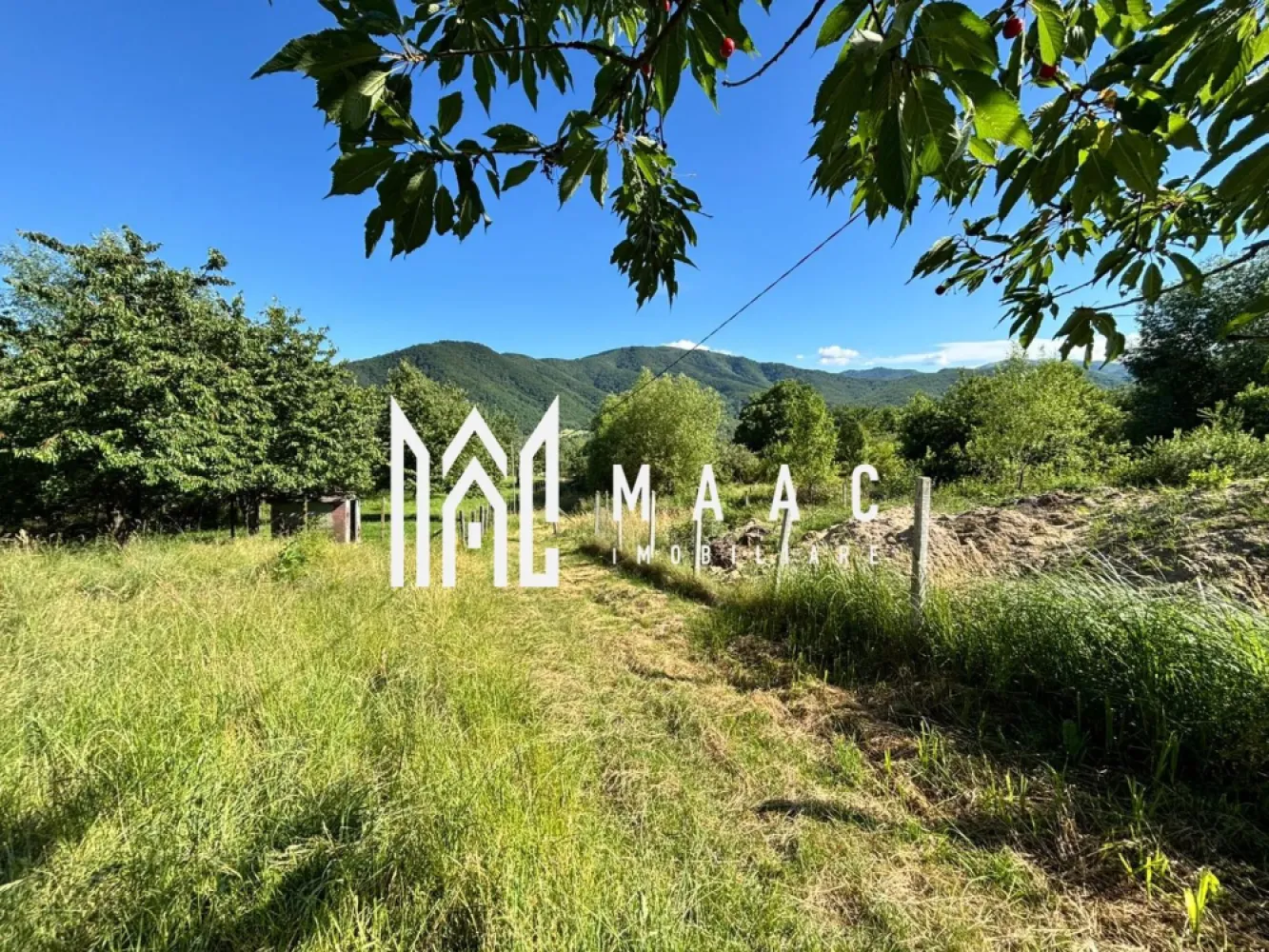 Teren intravilan 916 mp | Cisnădioara | P+1 | Zonă premium - MAAC IMOBILIARE propune spre vânzare un teren intravilan, situat în Cisnădioara, una dintre cele mai apreciate zone rezidențiale din apropierea Sibiului.

Proprietatea reprezintă o oportunitate excelentă atât pentru construirea unei locuințe individuale, cât și pentru investiție, fiind amplasată într-o zonă liniștită, cu acces facil și un cadru natural deosebit.

Caracteristici:

• Suprafață teren: 916 mp măsurați (905mp in acte)
• Regim de înălțime permis: P+1
• Deschidere-42 ml
• Teren intravilan
• Utilități în apropiere
• Acces facil către drum principal
• Zonă în continuă dezvoltare

Pentru informații suplimentare sau stabilirea unei vizionări, vă stăm la dispoziție.

Pentru mai multe detalii precizati telefonic ca ati vazut anuntul cu ID:CP3175037