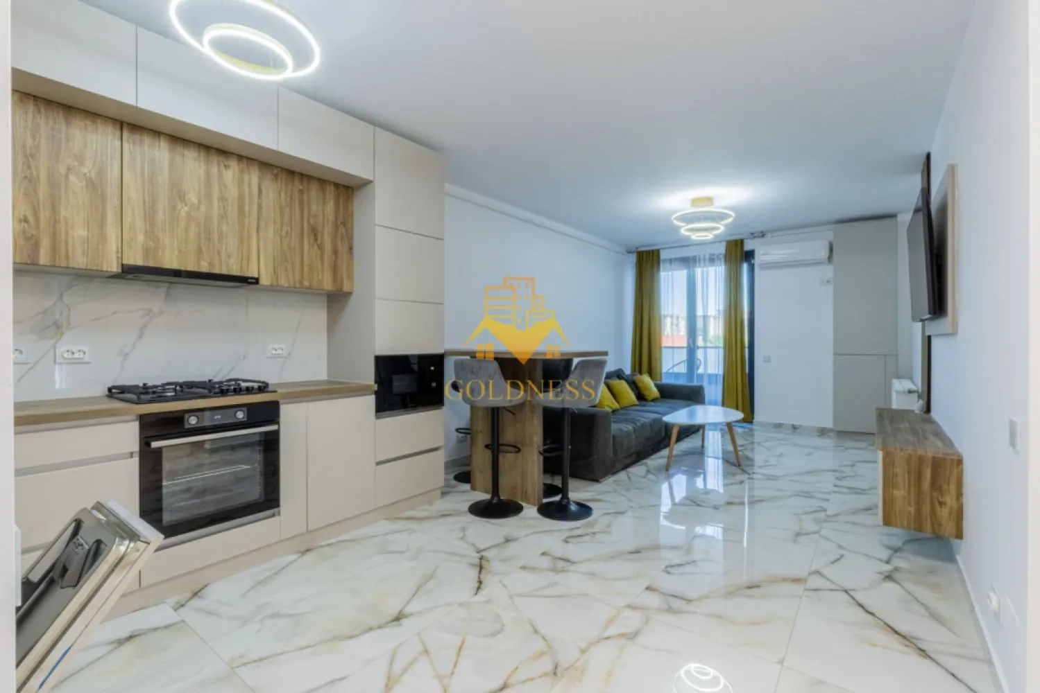2 camere, Intre Lacuri, Park Lake Zona Iulius Mall, FSEGA,Pet Friendly - GOLDNESS Imobiliare vă propune spre închiriere un apartament cu 2 camere open-space complet mobilat și utilat, la etajul 1 într-un imobil de 10 etaje, în cartierul Intre Lacuri, Zona Park Lake 3.
Se poate inchiria parcare subterana cu 50 euro!
Apartamentul este compartimentat astfel:
 - dormitor cu pat matrimonial, dressing, noptiere

 - living cu bucatarie open-space complet utilată, canapea, loc de servit masa, TV

 - baie cu vana, calorifer port prosop inox și dulap pentru depozitare.

 - balcon de 6 mp.

Imobilul este dotat cu toate cele necesare- centrală proprie, mașină de spălat haine, frigider, plită electrică, hotă, etc. 
Se află în apropierea stațiilor de transport în comun, magazine, restaurante, spații verzi, farmacii, etc. 

Dacă sunteți interesați de acest apartament și doriți să îl vizionați, dar și pentru alte oferte nu ezitați să ne contactați telefonic sau prin e-mail. Vă stăm la dispoziție!