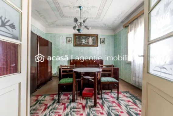 Casă cu teren 1018 mp și 2 fronturi stradale- Bujac