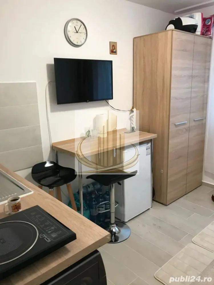 Garsoniera zona Dacia et. 1 12mp - 35500 euro - De vânzare garsonieră – Zona Dacia – Circumvalațiunii, Timișoara pret 35500 Euro

Garsonieră situată la etajul 1, cu suprafață de 12 mp, complet mobilată și utilată, gata de mutare.

Dotări și avantaje:

Baie proprie cu duș;
Mobilată și utilată;
Cheltuieli de întreținere reduse;
Situată în zona Dacia – Circumvalațiunii, în apropierea Parcului Dacia;
Piață alimentară, magazine, farmacii și alte facilități la câteva minute de mers pe jos;
La aproximativ 5 minute pietonal de Iulius Mall.

Ideală pentru locuit sau investiție.

Pentru mai multe informații și vizionare, vă rog să mă contactați.

ID intern CP3179562
