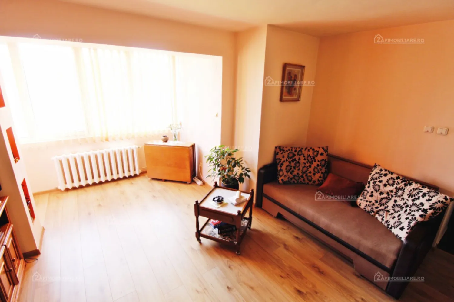 Tudor - Ap 3 cam - Etaj 1 cu balcon închis - Str. PandurilorZona Eon