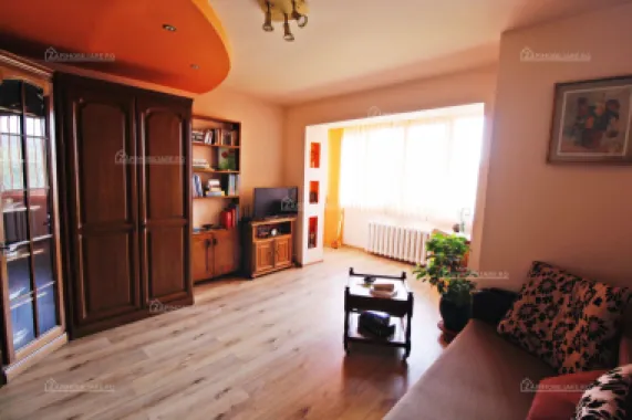 Tudor - Ap 3 cam - Etaj 1 cu balcon închis - Str. PandurilorZona Eon