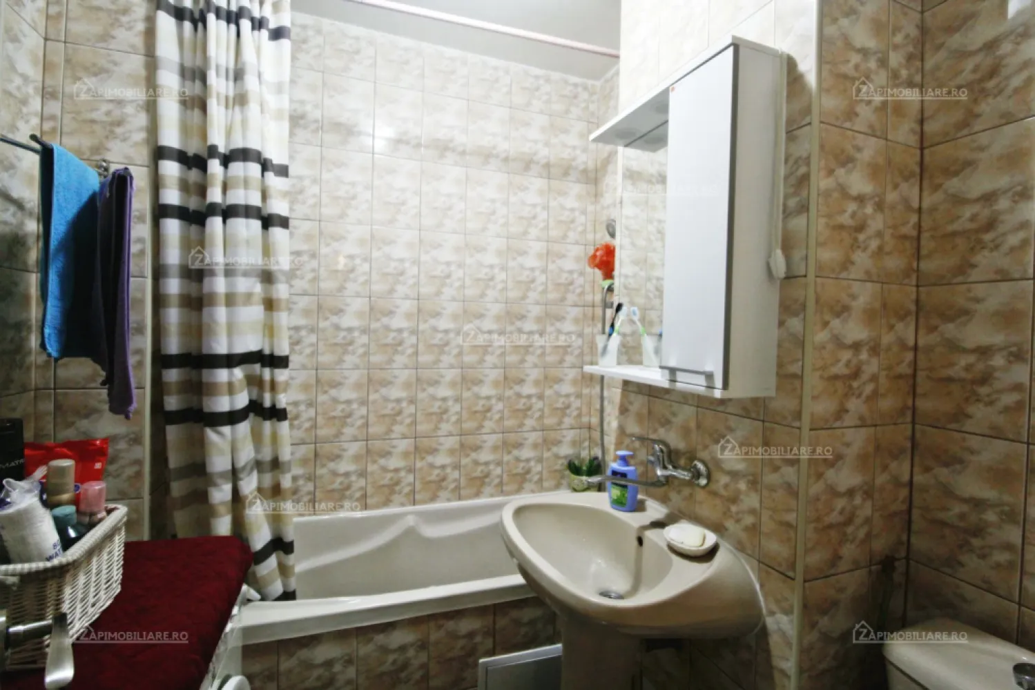Tudor - Ap 3 cam - Etaj 1 cu balcon închis - Str. PandurilorZona Eon