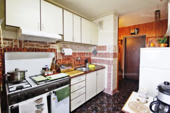 Tudor - Ap 3 cam - Etaj 1 cu balcon închis - Str. PandurilorZona Eon