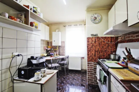 Tudor - Ap 3 cam - Etaj 1 cu balcon închis - Str. PandurilorZona Eon