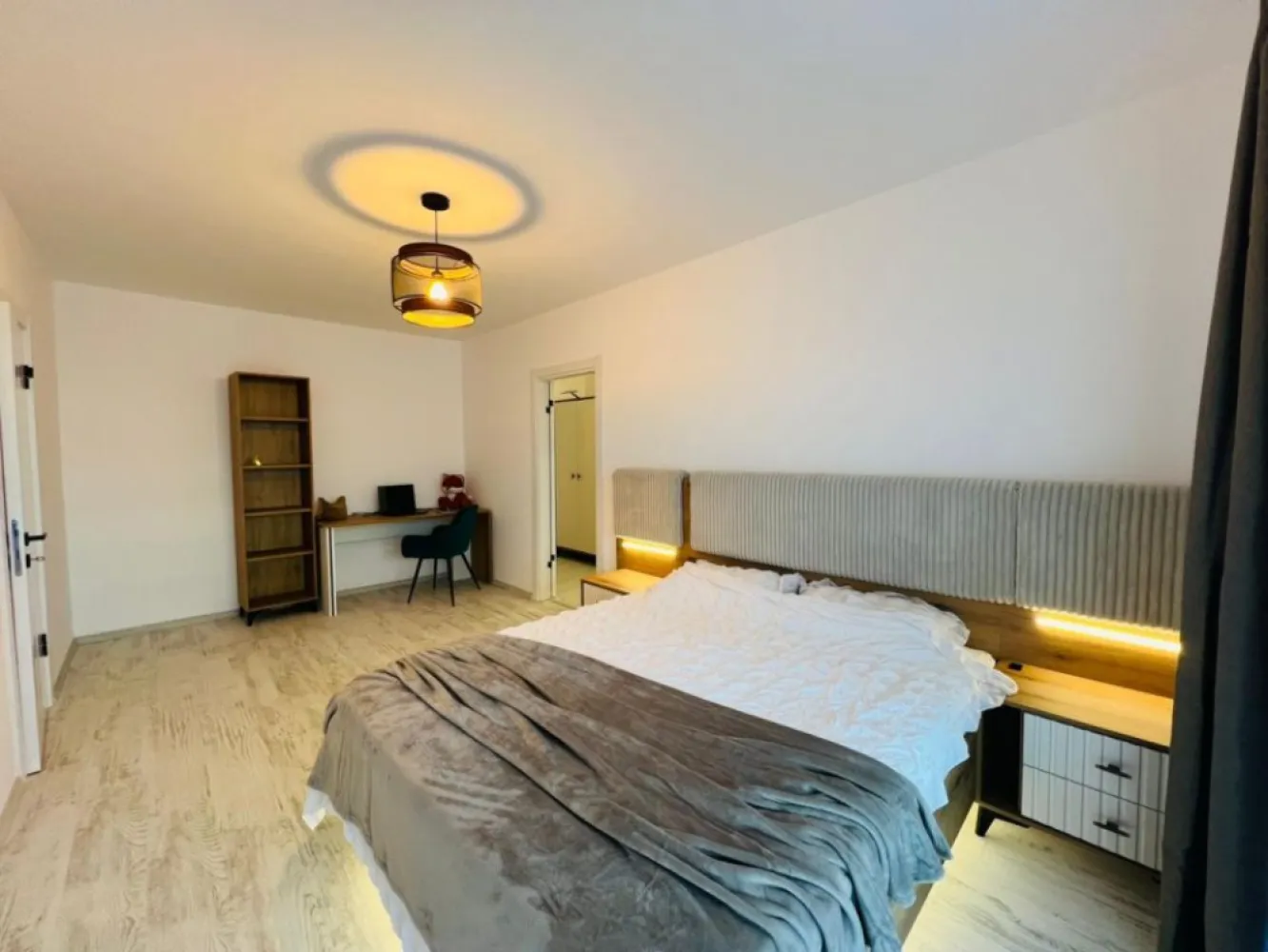 Apartament 3 camere LUX New World Militari 100 mp Parcare subterana