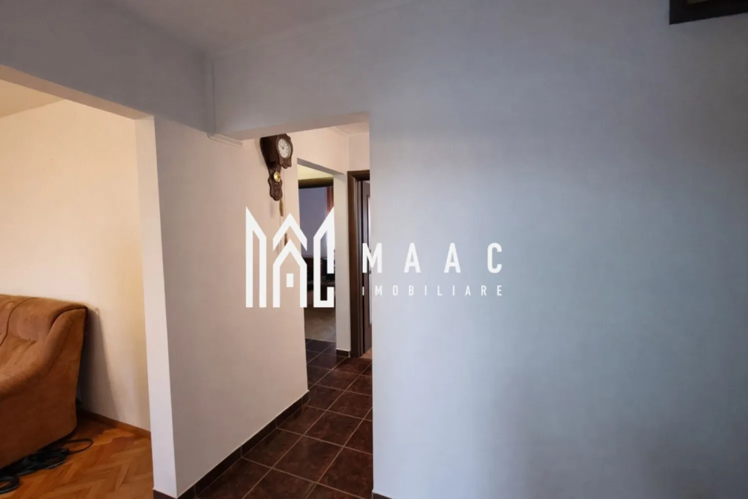 Apartament 4 Camere | 2 bai | 2 balcoane | Pivnita | Central