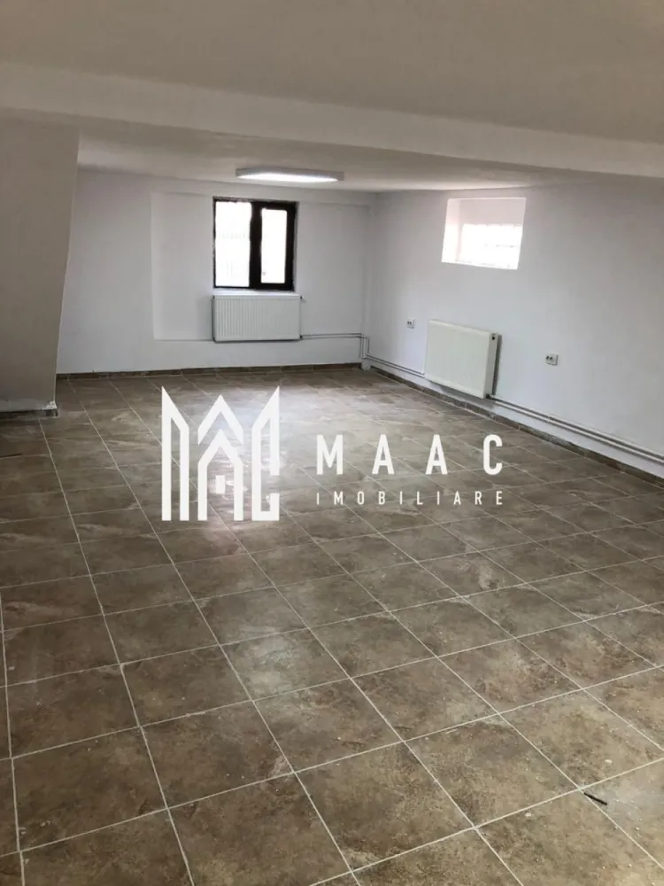 Casa | Cladire de Birouri | Zona Centrala | La cheie - MAAC Imobiliare vă propune spre vânzare o proprietate versatilă, situată ultracentral în Râmnicu Vâlcea, ideală atât pentru locuință rezidențială, cât și pentru sediu de birouri, cabinet, clinică sau firmă. Imobilul este dispus pe demisol, parter, etaj și mansardă, având o compartimentare foarte bine gândită și o suprafață totală de aproximativ 170 mp. Fiecare nivel beneficiază de centrală termică proprie, oferind confort termic și control eficient al costurilor. Spațiile sunt luminoase, bine proporționate și permit multiple configurații, în funcție de destinația aleasă. Locația centrală asigură acces rapid către instituții publice, zone comerciale și puncte de interes, ceea ce face proprietatea extrem de atractivă pentru activități profesionale. O oportunitate excelentă pentru cei care caută o proprietate cu poziție premium, funcționalitate și potențial ridicat de investiție. 📞 Pentru mai multe detalii sau programarea unei vizionări, vă invităm să contactați MAAC Imobiliare. Variantă scurtă (pentru anunțuri rapide) MAAC Imobiliare oferă spre vânzare casă situată central în Râmnicu Vâlcea, pretabilă pentru locuință sau birouri. Imobilul are demisol, parter, etaj și mansardă, suprafață totală de 170 mp, compartimentare eficientă și centrală termică pe fiecare nivel. Locație excelentă, ideală pentru investiție sau activități profesionale. CP2901963 }}