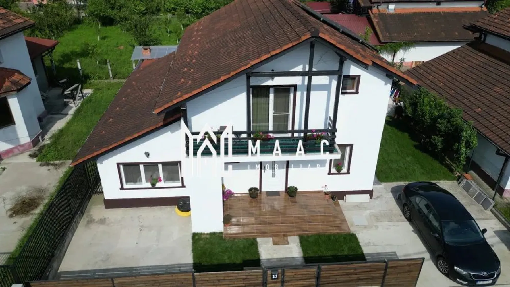 Pensiune Jiblea | 5 camere - Pensiune de vânzare în Jiblea – Călimănești | Investiție la cheie MAAC Imobiliare vă propune spre vânzare o pensiune modernă, complet funcțională și clasificată MT, situată în Jiblea – Călimănești, zonă turistică de mare interes. Proprietatea are o suprafață construită de 165 mp și este amplasată pe un teren de 400 mp, fiind ideală atât pentru exploatare turistică imediată, cât și ca investiție sigură pe termen lung. Compartimentare și dotări: * 5 camere spațioase, fiecare cu baie proprie * Living open space cu bucătărie complet utilată și zonă de dining * Terasă închisă cu sticlă, perfectă pentru relaxare în orice sezon * Zonă de barbeque amenajată * Saună și jacuzzi * Piscină dotată cu pompă de căldură * Panouri fotovoltaice – eficiență energetică ridicată * Tâmplărie Salamander cu geam tripan Pensiunea se vinde complet mobilată și utilată, exact ca în prezentare, fiind pregătită pentru preluare imediată fără investiții suplimentare. O proprietate care îmbină confortul, eficiența energetică și facilitățile premium, într-o zonă turistică consacrată. MAAC Imobiliare – partenerul tău de încredere în tranzacții imobiliare. ID: CP2902089 }}