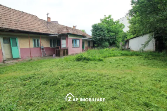 Unirii - Zona Darina - Casa 4 camere - Teren 691 mp cu deschidere 26 m