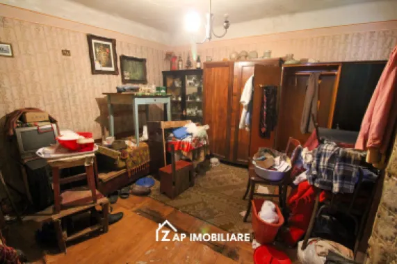 Unirii - Zona Darina - Casa 4 camere - Teren 691 mp cu deschidere 26 m