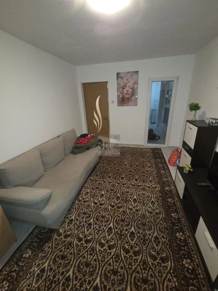 Inchiriere apartament 2 camere - Proprietar, inchiriez apartament cu 2 camere in cartierul Berceni, Aleea Lamotesti. Imobilul se afla la etajul 4/ 10. Prima inchirierea, zugravit si mobila recent. Mai multe detalii la telefon }}