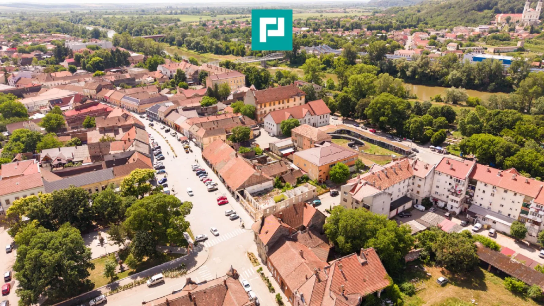 TEREN INTRAVILAN CENTRU LIPOVA 419MP