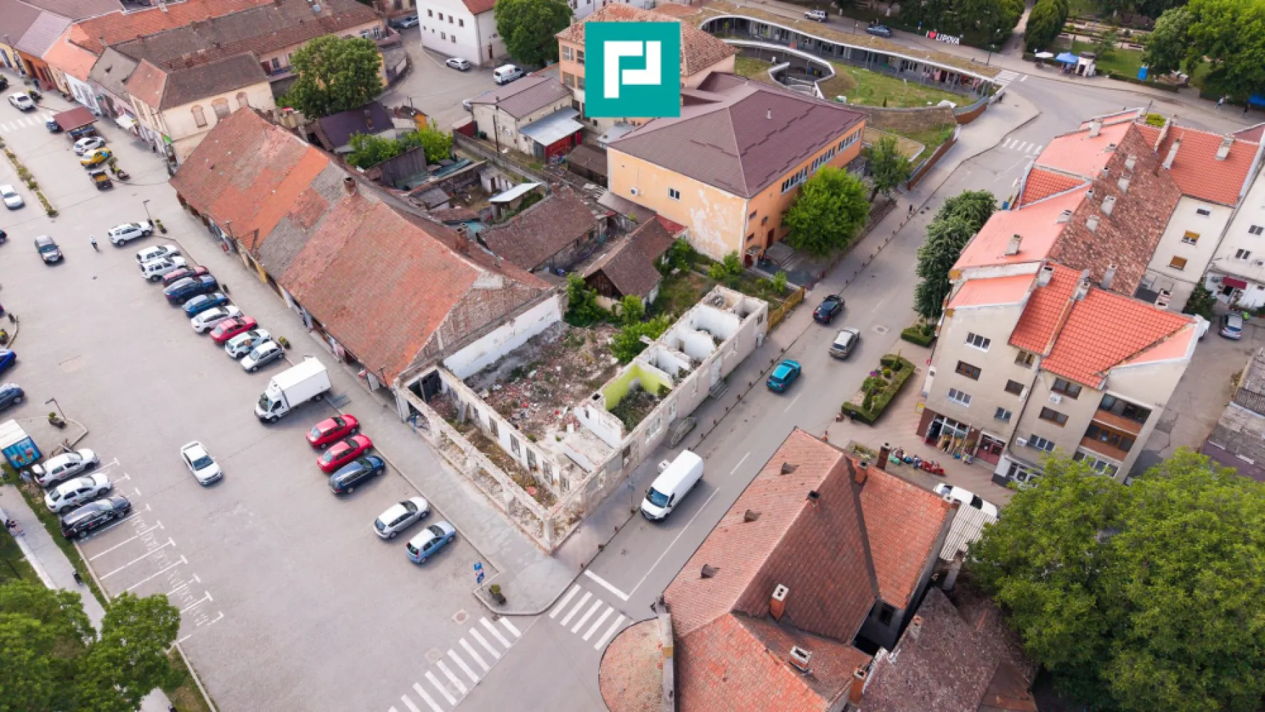 TEREN INTRAVILAN CENTRU LIPOVA 419MP