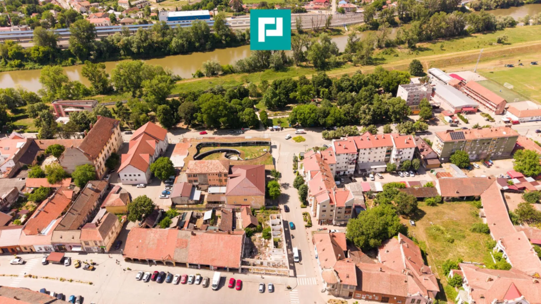 TEREN INTRAVILAN CENTRU LIPOVA 419MP