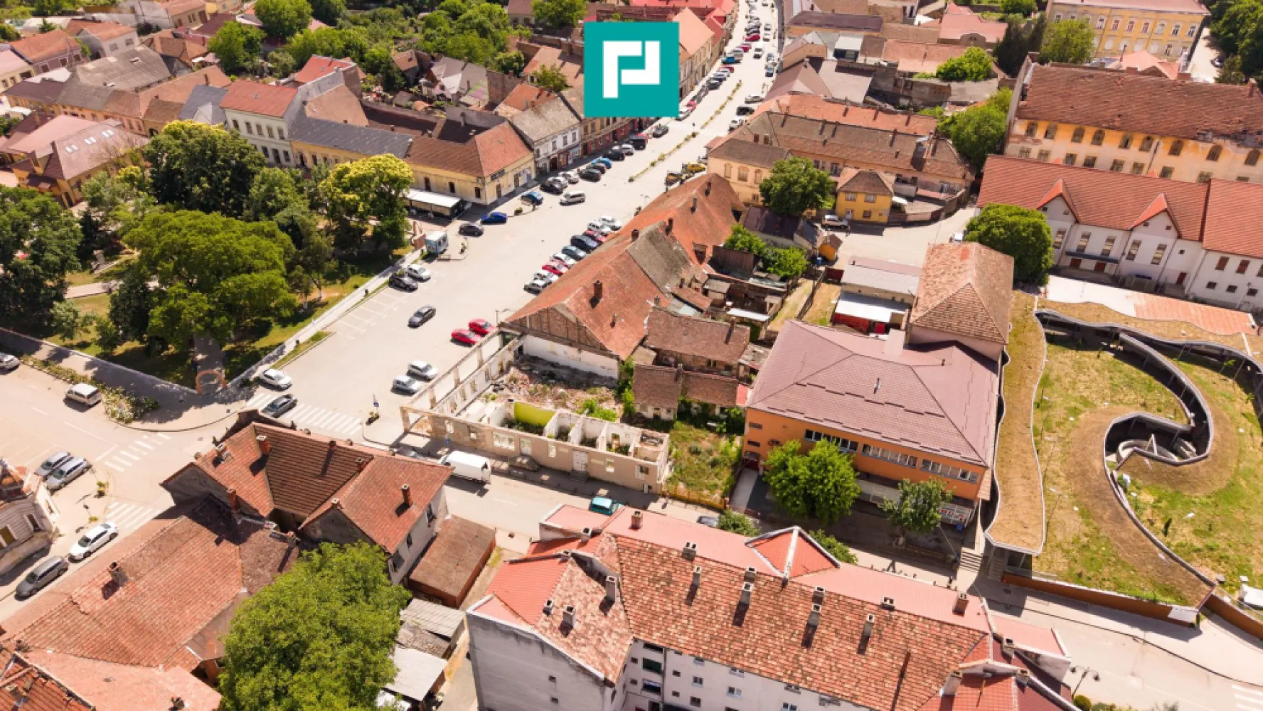 TEREN INTRAVILAN CENTRU LIPOVA 419MP
