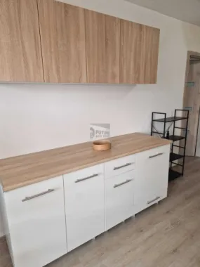 Inchiriez apartament 2 camere proaspat zugravit, mobila noua, centrala