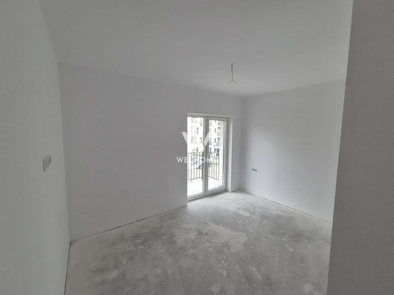 Apartament 2 camere TURNISOR, etj 1 - Apartament 2 camere, etaj intermediar cu o suprafata de 54mp si un balcon generos de 8mp Compartimentare practica living cu bucatarie open space , dormitor, hol si baie. + loc de paracre inclus. PRET 120000 INFO 0740154900 }}