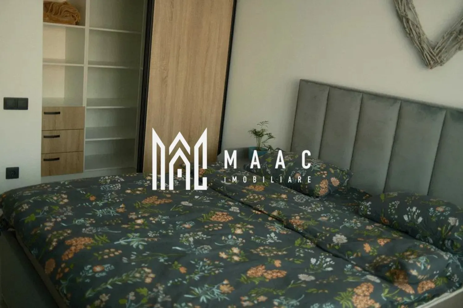 Apartament 2 camere | Modern I Lup Residence - MAAC Imobiliare va propune spre inchiriere un apartament nou, situat în Lup Residence, Bulevardul Mihai Viteazu . Suprafață utilă 58 mp, etaj 3, bloc cu lift. Compartimentare decomandată, două camere, balcon deschis. Loc de parcare privat inclus, chiar în fața blocului. Finalizat în 2025, complet mobilat și utilat, electrocasnice complete, centrală termică proprie, finisaje moderne. Zonă liniștită, priveliște spre munți, acces rapid către puncte importante din oraș. Disponibil imediat. Garanție o lună. Contract minim 12 luni. Fără animale de companie. Fumat permis doar pe balcon. Pentru mai multe detalii vă rugăm să ne contactați, menționând ID:CP2901815 }}