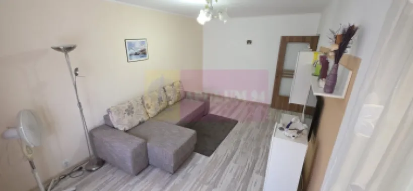 Apartamnet cu 3 camere de vanzare in Campina, Central