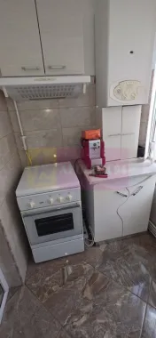 Apartamnet cu 3 camere de vanzare in Campina, Central