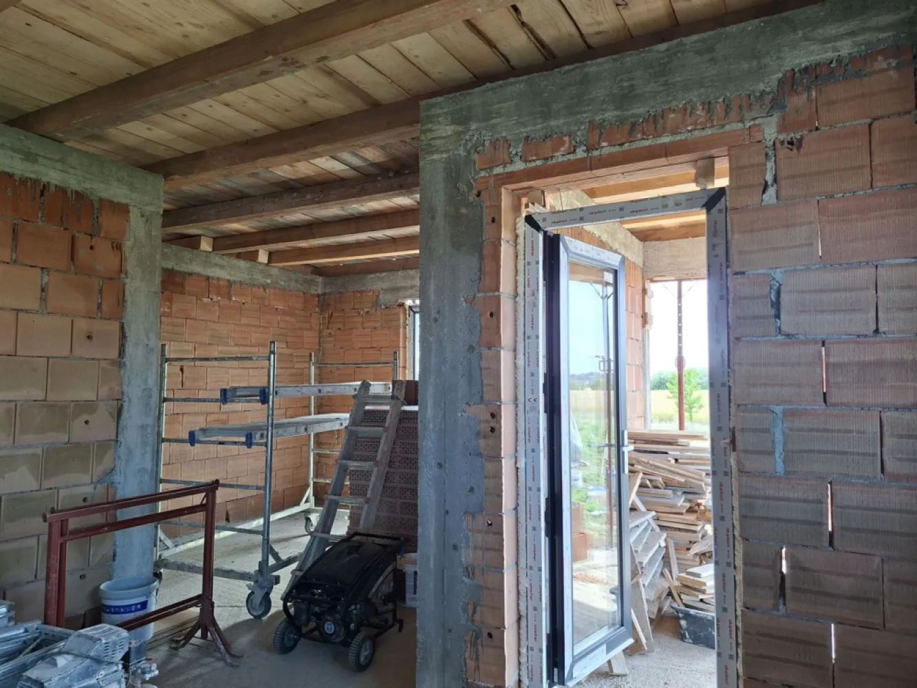BRASADAS vinde casa individuala tip PARTER cartierul MARCUS. - Agenția imobiliara BRASADAS vinde casa individuala de tip PARTER in cartierul MARCUS.
Casa este în construcție cu termen de finalizare în septembrie 2026.