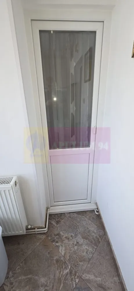 Apartamnet cu 3 camere de vanzare in Campina, Central