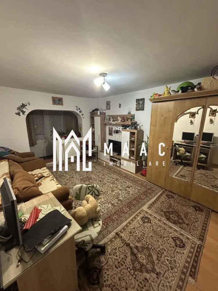 Apartament 3 Camere | 68 MP | Decomandat | Zona Turnișor - MAAC Imobiliare vă propune spre vânzare un apartament cu 3 camere, decomandat, în zona Turnișor Vă prezentăm o locuință spațioasă și bine compartimentată, situată într-un cartier liniștit și apreciat, ideală pentru o familie sau pentru investiție. Suprafață utilă: 68 mp Compartimentare: decomandat Etaj: 5 din 6 Balcon: 4 mp Centrală termică proprie Pivniță: 8 mp – spațiu ideal pentru depozitare Uscătorie comună pe etaj Apartamentul este inteligent compartimentat și oferă un confort excelent: Living luminos 2 dormitoare spațioase 2 băi Bucătărie separată, prevăzută cu debară pentru depozitare suplimentară Locuința este amplasată în Turnișor, o zonă aerisită și bine conectată, cu acces facil către magazine, școli, mijloace de transport în comun și alte puncte de interes zilnic. O proprietate echilibrată, cu spații generoase și dotări esențiale pentru un trai confortabil. Pentru mai multe detalii sau pentru programarea unei vizionări, vă rugăm să ne contactați menționând ID:CP2901812 }}