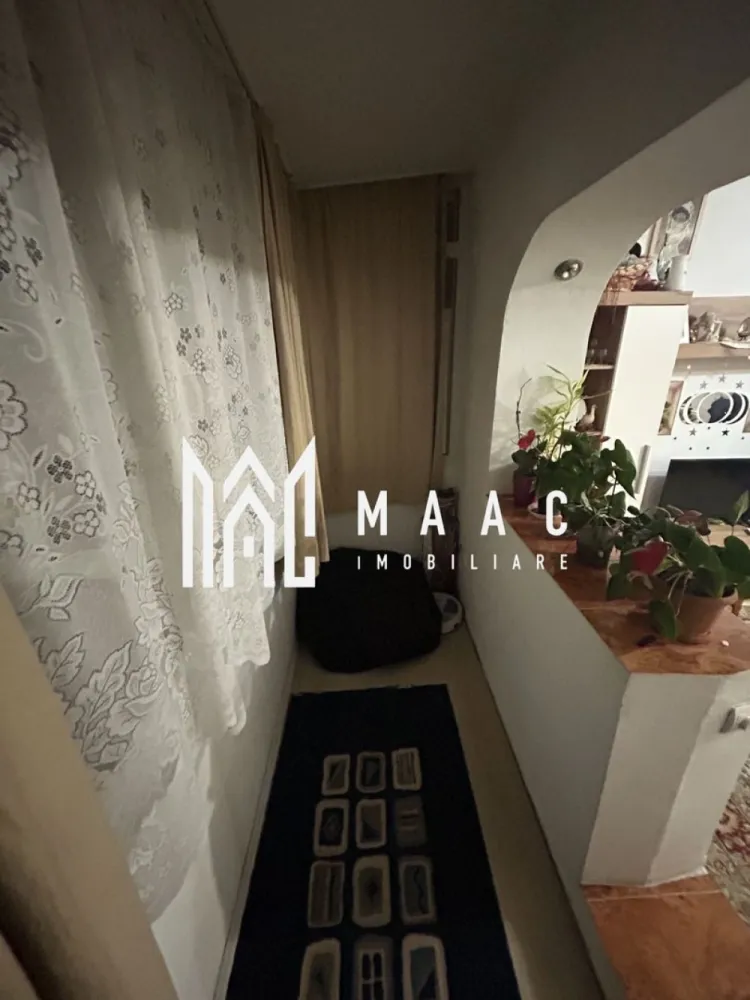 Apartament 3 Camere | 68 MP | Decomandat | Zona Turnișor - MAAC Imobiliare vă propune spre vânzare un apartament cu 3 camere, decomandat, în zona Turnișor Vă prezentăm o locuință spațioasă și bine compartimentată, situată într-un cartier liniștit și apreciat, ideală pentru o familie sau pentru investiție. Suprafață utilă: 68 mp Compartimentare: decomandat Etaj: 5 din 6 Balcon: 4 mp Centrală termică proprie Pivniță: 8 mp – spațiu ideal pentru depozitare Uscătorie comună pe etaj Apartamentul este inteligent compartimentat și oferă un confort excelent: Living luminos 2 dormitoare spațioase 2 băi Bucătărie separată, prevăzută cu debară pentru depozitare suplimentară Locuința este amplasată în Turnișor, o zonă aerisită și bine conectată, cu acces facil către magazine, școli, mijloace de transport în comun și alte puncte de interes zilnic. O proprietate echilibrată, cu spații generoase și dotări esențiale pentru un trai confortabil. Pentru mai multe detalii sau pentru programarea unei vizionări, vă rugăm să ne contactați menționând ID:CP2901812 }}