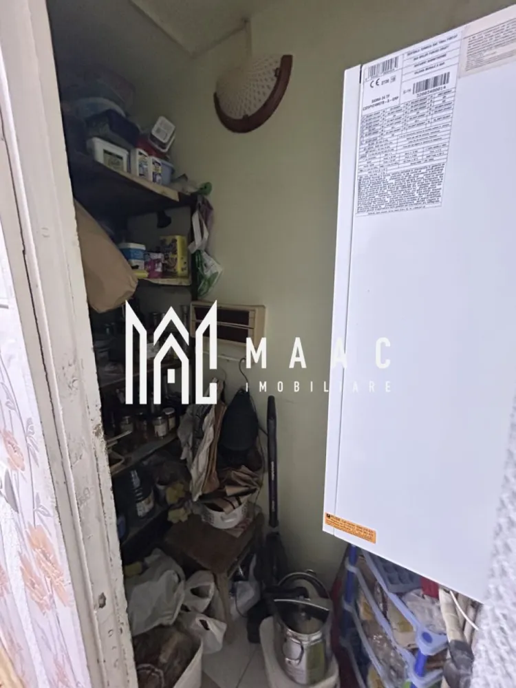 Apartament 3 Camere | 68 MP | Decomandat | Zona Turnișor - MAAC Imobiliare vă propune spre vânzare un apartament cu 3 camere, decomandat, în zona Turnișor Vă prezentăm o locuință spațioasă și bine compartimentată, situată într-un cartier liniștit și apreciat, ideală pentru o familie sau pentru investiție. Suprafață utilă: 68 mp Compartimentare: decomandat Etaj: 5 din 6 Balcon: 4 mp Centrală termică proprie Pivniță: 8 mp – spațiu ideal pentru depozitare Uscătorie comună pe etaj Apartamentul este inteligent compartimentat și oferă un confort excelent: Living luminos 2 dormitoare spațioase 2 băi Bucătărie separată, prevăzută cu debară pentru depozitare suplimentară Locuința este amplasată în Turnișor, o zonă aerisită și bine conectată, cu acces facil către magazine, școli, mijloace de transport în comun și alte puncte de interes zilnic. O proprietate echilibrată, cu spații generoase și dotări esențiale pentru un trai confortabil. Pentru mai multe detalii sau pentru programarea unei vizionări, vă rugăm să ne contactați menționând ID:CP2901812 }}