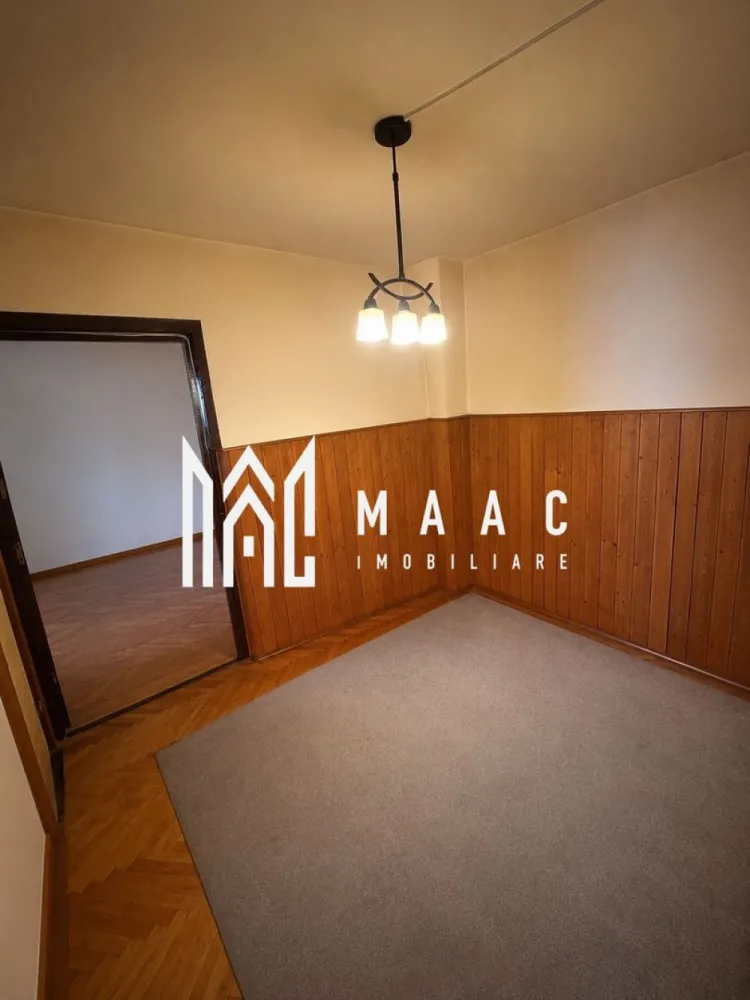 Apartament 2 Camere I Balcon I Decomandat I Et 1 I Siretului - MAAC Imobiliare vă propune spre vânzare un apartament cu 2 camere, decomandat, situat la etajul 1, în zona Siretului din Sibiu, o locație apreciată pentru liniște și accesibilitate. Locuința are o suprafață utilă de 48 mp și beneficiază de orientare sudică, oferind lumină naturală pe tot parcursul zilei.

Apartamentul se vinde nemobilat și este disponibil imediat, însă reprezintă și o oportunitate excelentă pentru cei care doresc să îl renoveze și să îl amenajeze după propriul gust. Compartimentarea decomandată asigură confort și intimitate, fiind ideal atât pentru locuit, cât și pentru investiție.

Zona este una foarte liniștită, cu acces rapid către parc, grădinițe, școli și magazine, având toate facilitățile necesare în imediata apropiere.

Pt mai multe detalii precizați ca ați văzut anunțul cu ID CP3047314