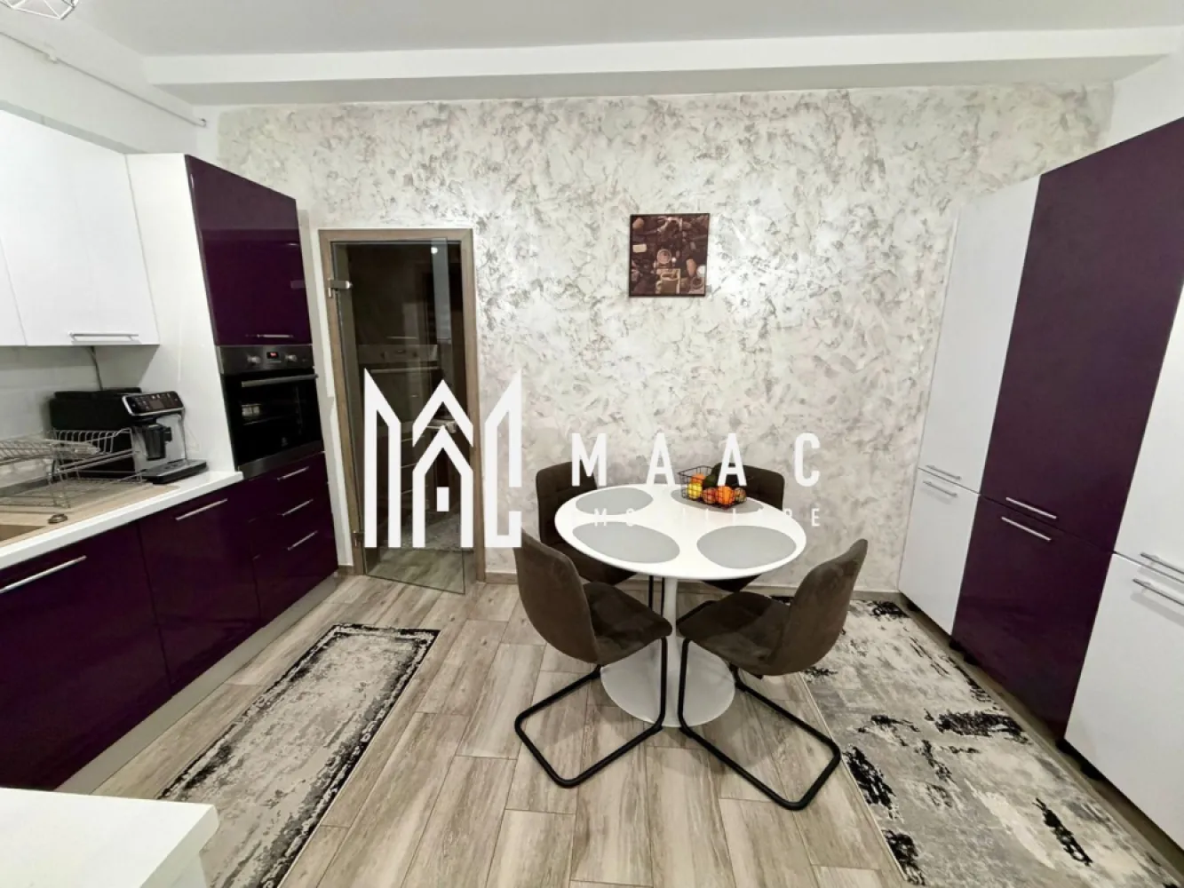 Apartament 3 camere | Decomandat | 66MPU | Tineretului - Maac Imobiliare vă propune spre vânzare un apartament cu 3 camere, cu o compartimentare practică și funcțională, ideal pentru o familie sau ca investiție. Locuința are o suprafață utilă de 66 mp și este compartimentată astfel: living luminos bucătărie separată 2 dormitoare baie cu cabină de duș hol 2 balcoane, dintre care unul închis. Apartamentul beneficiază de lumină naturală, spații bine proporționate și un potențial excelent pentru amenajare după propriul gust. Poziționarea este avantajoasă, cu acces facil către puncte de interes, mijloace de transport, magazine și alte facilități urbane. Pentru mai multe detalii și programarea unei vizionări, vă invităm să contactați Maac Imobiliare, specificând ID: CP2897141 }}