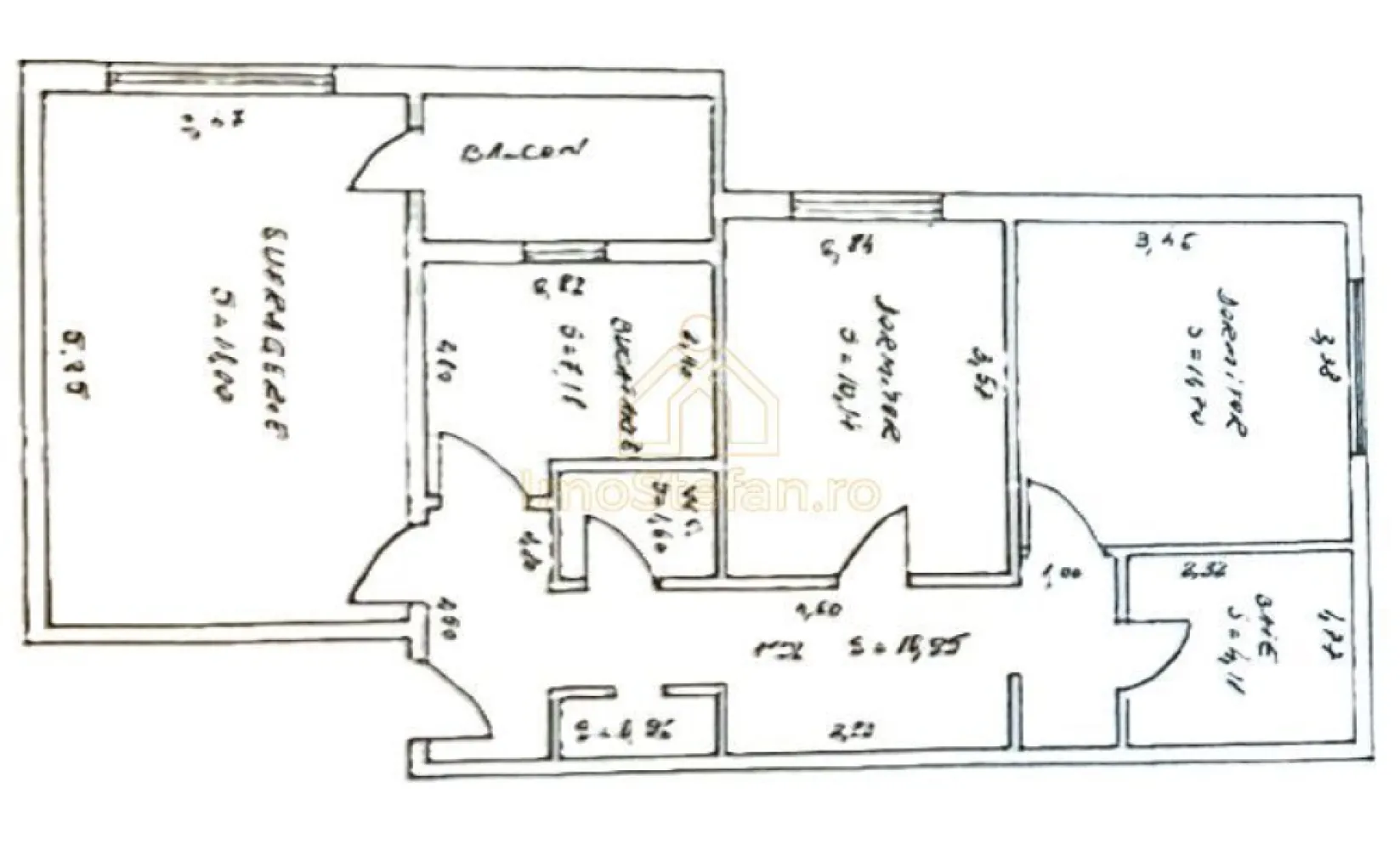 ICIL | Apartament 3 Camere | Utilat | Mobilat | Gata de mutat - Știi sentimentul acela când găsești locația perfectă, dar apartamentul arată groaznic și te gândești la luni de praf, meșteri și nervi cu renovarea?
Ei bine, acest apartament de 3 camere din zona ICIL este excepția care confirmă regula. A fost renovat integral în 2020 (inclusiv electric din cupru) și se vinde EXACT cum îl vezi în fotografii. Adică vii doar cu bagajele și te bucuri de noua ta casă din prima zi.

Gândește-te: ce altceva ai putea face cu cele 6 luni pe care le-ai fi pierdut renovând altceva?

Vă propunem spre vânzare un apartament modern și inteligent compartimentat, situat într-una dintre cele mai căutate zone din Constanța: ICIL – Liceul Ovidius. Proprietatea este complet mobilată, utilată și gata de mutare.

Suprafețe și Compartimentare
Suprafețe: 64.64 mp utili (74.29 mp construiți).

Structură: Decomandat, situat la etajul 4/4 (bloc din 1984, structură pe cadre de beton).

Configurație unică: Living luminos, dormitor matrimonial și un al doilea dormitor transformat practic într-un dressing generos.

Bucătărie inovatoare: Spațiul principal este dedicat zonei de dining, în timp ce fosta baie secundară a fost reconvertită într-o anexă de gătit (echipată cu aragaz, hotă și chiuvetă), menținând astfel zona de servit masa ferită de mirosuri.

Baie: Spațioasă, dotată cu cabină de duș și geam exterior (ventilație naturală).

Balcon: 3.4 mp.

Avantaje și Dotări de Top
Locație Premium: La câteva minute de Parcul Gării, Liceul Ovidius, Kaufland, Lidl, școli și farmacii. Acces rapid la mijloace de transport.

Renovat Integral (2020): Finisaje premium, instalație electrică nouă din cupru, ferestre PVC cu termopan și ușă metalică la intrare.

Confort Termic: Centrală proprie pe gaz, calorifere noi și sistem de aer condiționat.

Terasă Hidroizolată și Protejată: Terasa blocului a fost complet renovată și izolată profesional cu un mic acoperiș într-o apă cu tablă zincată, oferind protecție 100% și garanția durabilității.

Se vinde Mobilat și Utilat: Include electrocasnice moderne (frigider, congelator, aragaz gaze naturale, cuptor electric convecție încorporat, mașină de spălat rufe, mașină de cafea automată, TV).

O proprietate excelentă atât ca locuință pentru o familie modernă, cât și ca investiție sigură pe piața chiriilor. Eliberare rapidă.

Pentru mai multe detalii și pentru a programa o vizionare, vă invităm să ne contactați!