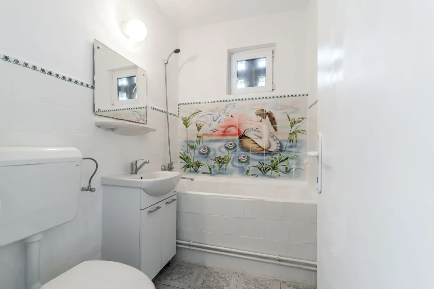 Apartament 2 camere Ultracentral, bvd Revolutiei, Arad - COMISION 0 - 📍 Poziție excelentă cu vedere spre centrul orașului, la etajul 3 din 4 al unui imobil cu doar 8 apartamente.

✔️ 51 mp utili
✔️ Living, dormitor, bucătărie
✔️ Baie cu geam
✔️ Balcon închis, debara și 2 holuri
✔️ Centrală termică pe gaz
✔️ Geamuri termopan
✔️ Nemobilat

✨ Vedere atât spre Bulevardul Revoluției, cât și spre strada Crișan.
🚗 Beneficiază de curte interioară privată cu acces auto din strada Crișan – un avantaj rar întâlnit în zona centrală.
💡 O alegere excelentă pentru locuit sau investiție, datorită poziționării ultracentrale și etajului intermediar.

📞 Daniel Hord – Consultant Imobiliar.
☎️ 0755 274 519

Nu dispui de toată suma? Te ajutăm noi gratuit! Îți obținem oferte de la 16 bănci.
Ai o proprietate de vânzare în Arad și vrei să știi cât valorează cu adevărat?
Sună-mă pentru o evaluare gratuită, fără obligații!

Birou: ACASĂ | Agenție imobiliară Arad
Bulevardul Decebal 2, Arad 310133