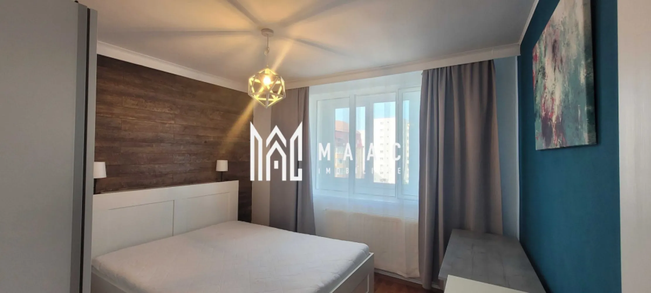 Apartament 2 camere | bloc nou | Mihai Viteazu - Piata Rahova - MAAC Imobiliare vă oferă spre închiriere un apartament cu 2 camere, decomandat, confort 1 , situat la etajul 4 al unui bloc nou cu 10 etaje, amplasat într-o zonă foarte căutată – Mihai Viteazu, în imediata apropiere a Pieței Rahovei. Locuința a fost proaspăt renovată integral și este disponibilă începând cu data de 15 martie 2026. Apartamentul se închiriază complet mobilat și utilat, fiind pregătit pentru mutare imediată. Bucătăria este complet echipată și dispune de mobilier realizat la comandă, mașină de spălat vase, plită, hotă, cuptor electric și frigider. De asemenea, apartamentul este dotat cu mașină de spălat rufe, mobilier modern în dormitor și living, uși de interior din lemn, parchet din lemn recondiționat, ușă metalică de acces securizată și tâmplărie PVC cu geam termopan. Confortul termic este asigurat de centrala termică proprie pe gaz, cu calorifere din oțel, iar locuința beneficiază de contorizări separate pentru gaz, curent și apă. Apartamentul dispune de un balcon generos, accesibil din living, precum și de o baie modernă, dotată cu geam pentru aerisire naturală. Proprietarul nu acceptă animale de companie. Pentru mai multe detalii, va rugam specificati telefonic: CP2900412 }}