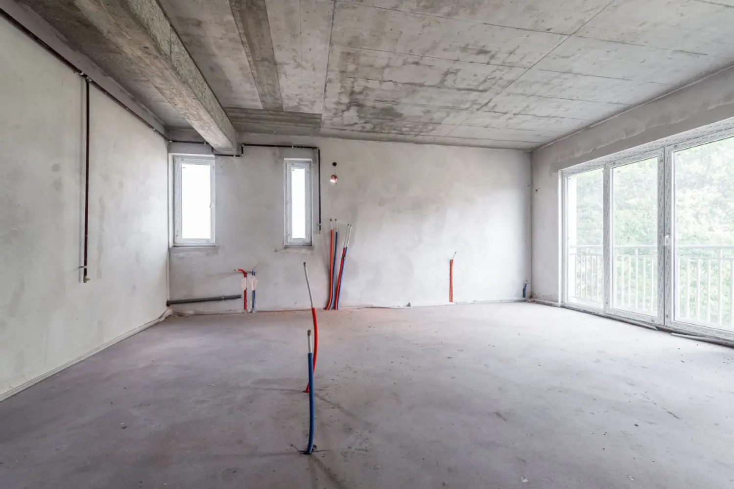 REZERVAT! Apartament 2 camere decomandat | BERMO | Banu Mărăcine - Vă propun spre vânzare un apartament cu 2 camere, decomandat, situat la etajul 3 din 5 al unui imobil construit în 2010, prevăzut cu lift.

Locuința are o suprafață utilă de 64 mp și se predă la gri, oferind posibilitatea amenajării după propriul gust. Apartamentul dispune de instalație pregătită pentru încălzire în pardoseală.

Avantaje:
zonă liniștită și apreciată
etaj intermediar
bloc cu lift
compartimentare decomandată
ideal pentru locuit sau investiție

Preț nou: 86000 Euro.

📞 Pentru mai multe detalii sau programarea unei vizionări, contactați-mă la numărul: 0742 267 773

Andreea Szuchanszki consultant imobiliar