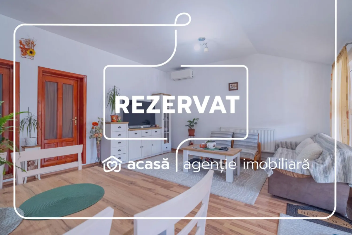 REZERVAT -Casă spațioasă cu teren generos în Felnac – la 18 km de Arad - Casă de vânzare în Felnac – la doar 18 km de Arad
Vă oferim spre vânzare o casă spațioasă, construită din cărămidă, situată într-o zonă liniștită, ideală pentru familie.
Proprietatea are o suprafață construită de 194 mp și teren generos de 1.489 mp, fiind compartimentată în 5 camere luminoase, bucătărie, baie, hol, pivniță și terasă.

În curte regăsim grădină cu pomi fructiferi și garaj închis pentru autoturism.
Avantaje:
✔ construcție solidă
✔ teren mare
✔ zonă liniștită
✔ acces rapid spre Arad

Preț: 115.000 Euro

Nu dispui de toată suma? Te ajutăm noi gratuit! Îți obținem oferte de la 16 bănci.
Ai o proprietate de vânzare în Arad și vrei să afli valoarea reală? Sună-mă pentru o evaluare gratuită!

Lucian Marc – Consultant Imobiliar
ACASA | Agentie Imobiliara Arad
0746093329