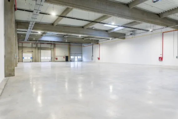 4646 mp - Hala industriala de inchiriat in Parc Industrial Arad
