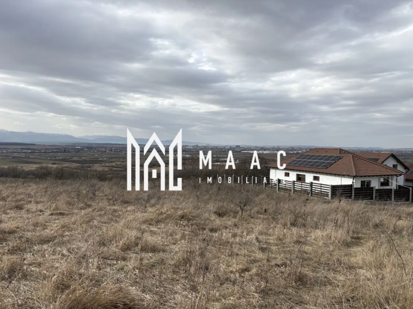 Teren intravilan I Bungard I Deschidere 20/22m I Utilitati - MAAC Imobiliare va propune spre vanzare un teren intravilan situat in localitatea Bungard cu proiect pregetit pentru constructie Are laturile de aproximativ 19/22m si o vedee superba spre SIBIU si muntii din jur Apa,canalul,curentul si gazul sunt la marginea proprietatii Pentru mai multe detalii precizati ca ati vazut anuntul cu ID CP2903720 }}