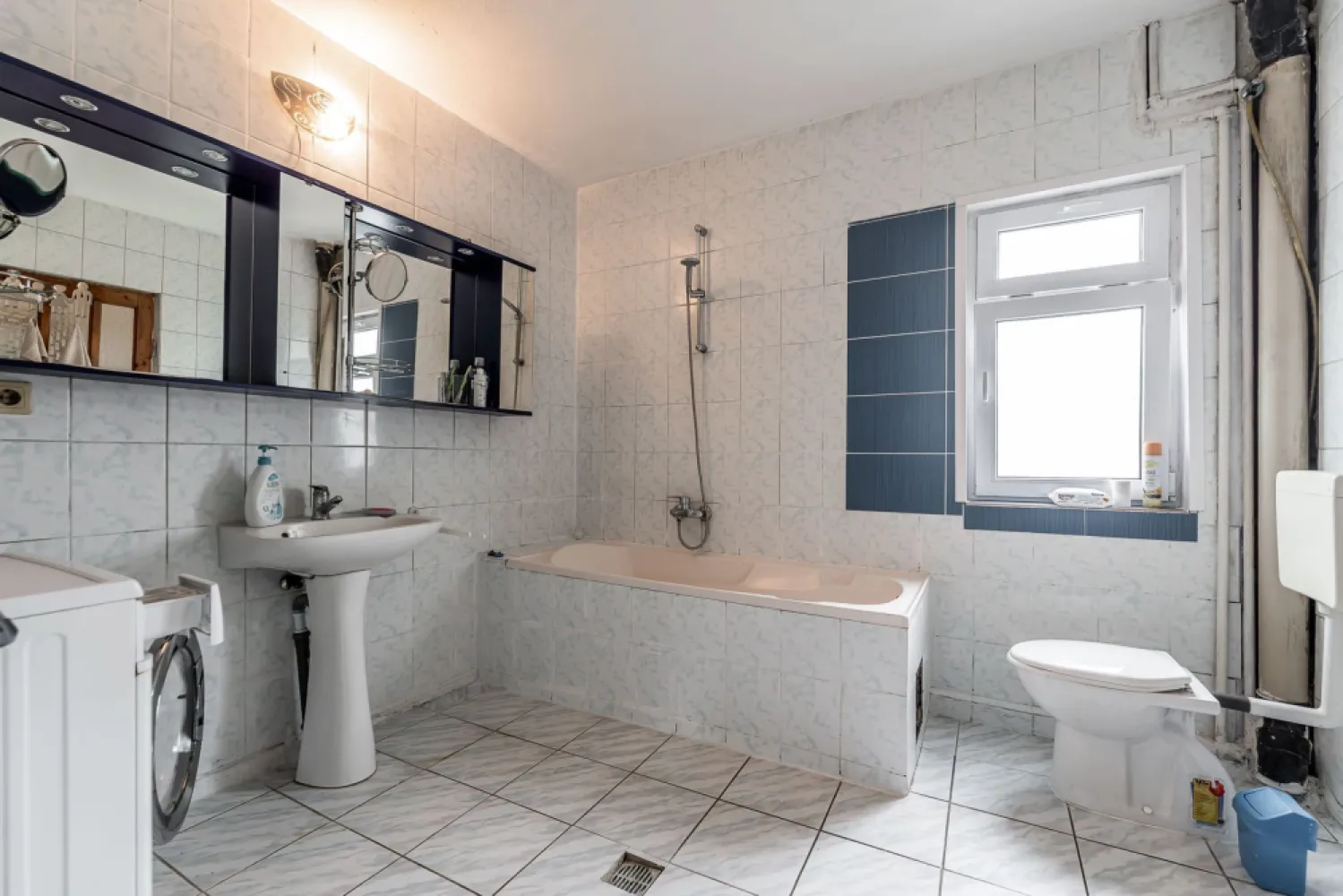 Casă construită în anul 2000, cu 5 camere Aradul Nou, Zona Tabacovici.