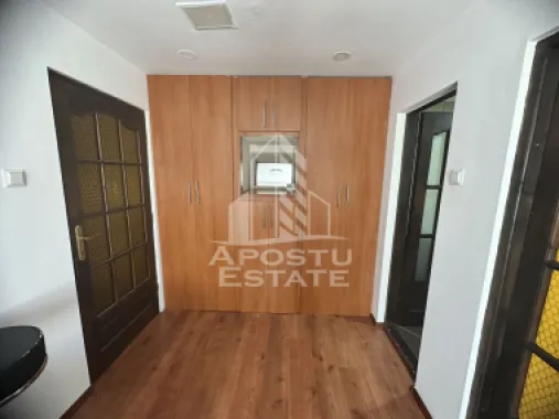 Apartament cu 3 camere, Renovat, zona Soarelui, Centrala proprie