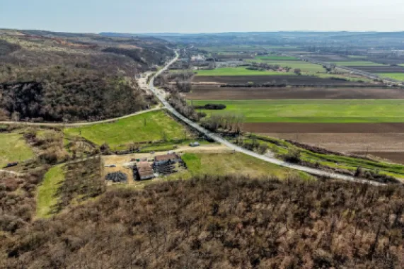 1,2 ha teren comercial/industrial cu hale in Baratca Paulis Arad