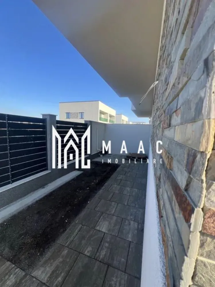 Casa Duplex | 4 Camere | P+1 | 120 MP | Terasa | Selimbar - MAAC Imobiliare vă propune spre vânzare o casă de tip duplex, cu 4 camere, situată în Șelimbăr. Caracteristici: Suprafață utilă: 120 mp Curte liberă: aprox. 150 mp Regim de înălțime: P+1 An construcție: 2025 Compartimentare: Parter: Living spațios de aproximativ 25 mp utili Bucătărie separată Baie Etaj: 3 dormitoare generoase Spații ideale pentru o familie. Finisaje și dotări: Predare la cheie în exterior Alb avansat în interior Centrală termică proprie Uși interioare Filo Muro Finisaje premium atent alese Posibilitate de proiect de design interior, disponibil la cerere. Facilități exterioare: Terasă generoasă de aproximativ 30 mp 2 locuri de parcare incluse Curte ideala pentru joacă sau amenajare peisagistică. Avantaje: Ideală pentru familii numeroase sau pentru cei care își doresc spațiu suplimentar Construcție nouă, cu materiale și soluții moderne. Pentru mai multe detalii precizati telefonic ca ati vazut anuntul cu ID: CP2886064 }}