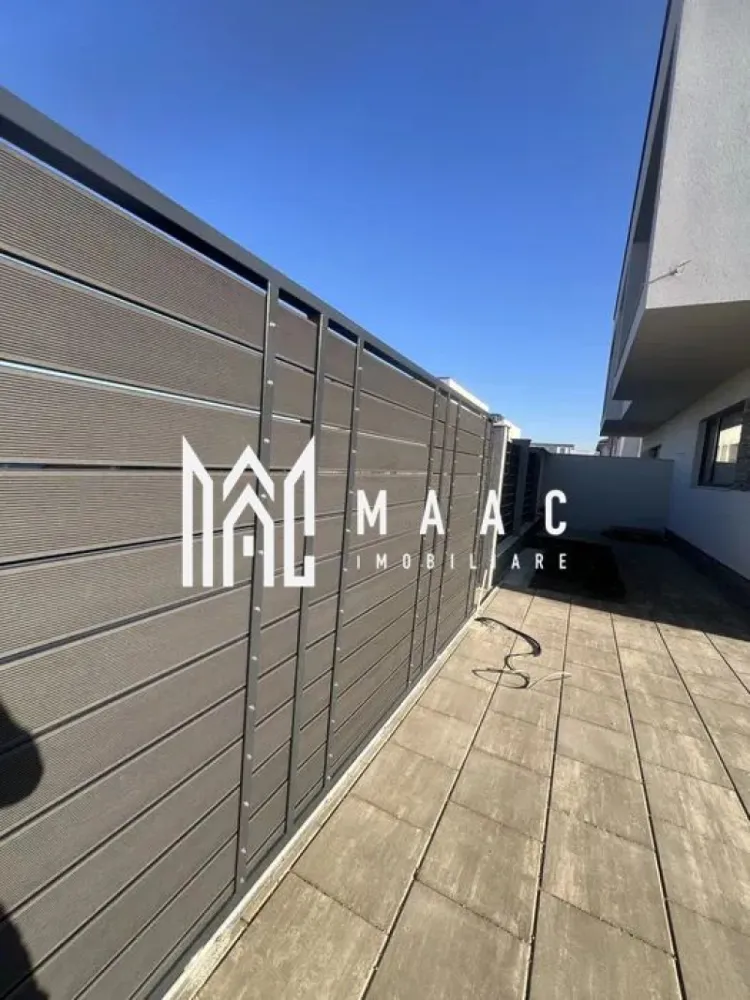 Casa Duplex | 4 Camere | P+1 | 120 MP | Terasa | Selimbar - MAAC Imobiliare vă propune spre vânzare o casă de tip duplex, cu 4 camere, situată în Șelimbăr. Caracteristici: Suprafață utilă: 120 mp Curte liberă: aprox. 150 mp Regim de înălțime: P+1 An construcție: 2025 Compartimentare: Parter: Living spațios de aproximativ 25 mp utili Bucătărie separată Baie Etaj: 3 dormitoare generoase Spații ideale pentru o familie. Finisaje și dotări: Predare la cheie în exterior Alb avansat în interior Centrală termică proprie Uși interioare Filo Muro Finisaje premium atent alese Posibilitate de proiect de design interior, disponibil la cerere. Facilități exterioare: Terasă generoasă de aproximativ 30 mp 2 locuri de parcare incluse Curte ideala pentru joacă sau amenajare peisagistică. Avantaje: Ideală pentru familii numeroase sau pentru cei care își doresc spațiu suplimentar Construcție nouă, cu materiale și soluții moderne. Pentru mai multe detalii precizati telefonic ca ati vazut anuntul cu ID: CP2886064 }}