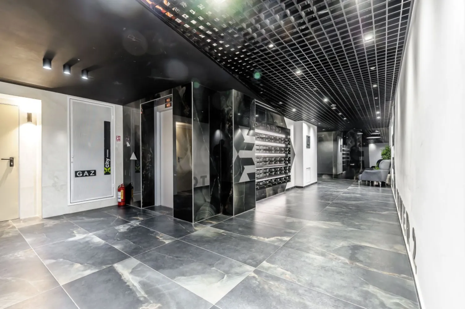 Apartament 2 camere în XCity Towers Timișoara – Parcare inclusă - 🏡 Apartament 2 camere în XCity Towers – Parcare inclusă

Se oferă spre vânzare apartament modern cu 2 camere situat într-un complex rezidențial nou din Timișoara, ideal atât pentru locuit, cât și pentru investiție.

Apartamentul este amplasat la etajul 1 din 11 și beneficiază de compartimentare eficientă, finisaje moderne și tehnologii actuale de confort.

📐 Detalii apartament:
Suprafață utilă: 52,43 mp
Compartimentare modernă și practică
Etaj: 1 / 11
Apartament în construcție
Apartamentul se predă finisat complet

✨ Dotări și finisaje incluse:
✔ Încălzire în pardoseală
✔ Tâmplărie aluminiu
✔ Izolație fonică performantă
✔ Ziduri duble pentru confort termic și acustic
✔ Parchet
✔ Uși interioare montate
✔ Pereți despărțitori finisați
✔ Baterii baie
✔ Obiecte sanitare complete

🚗 Beneficii suplimentare:

✔ Loc de parcare suprateran inclus în preț

🏢 Avantaje complex:

Bloc nou, construit după standarde moderne

Regim de înălțime P+11

Proiect rezidențial în dezvoltare, cu potențial ridicat de apreciere a valorii

💰 Preț: 124.633 € + 21% TVA

📞 Pentru informații suplimentare și rezervări, nu ezitați să ne contactați.
0742267773 Andreea Szuchanszki