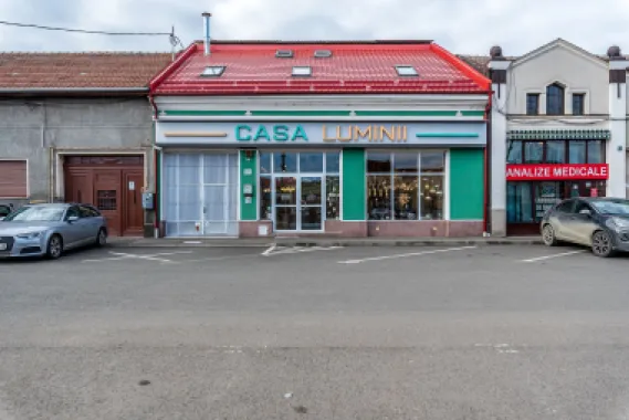 Spațiu comercial, hala, si un penthouse în centrul Aradului Nou